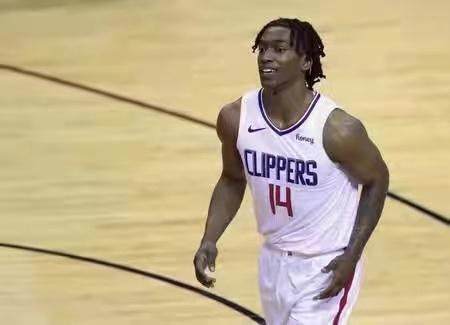 实时赛事-第四节弃用韦少+增加突破 快艇两点改变重现生机