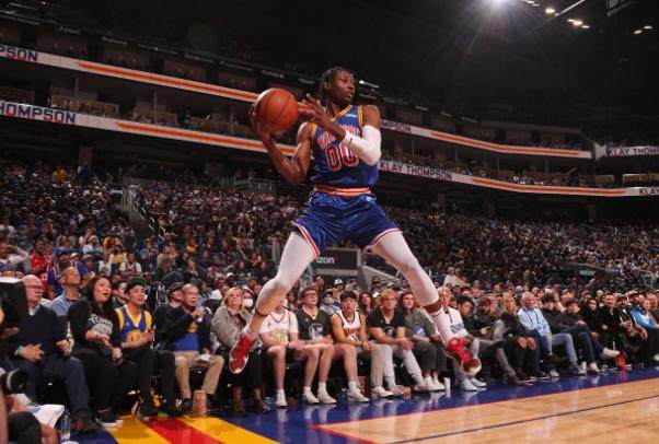 足球篮球比分-新秀赛季收获满满 年轻的库明加还在不断成长